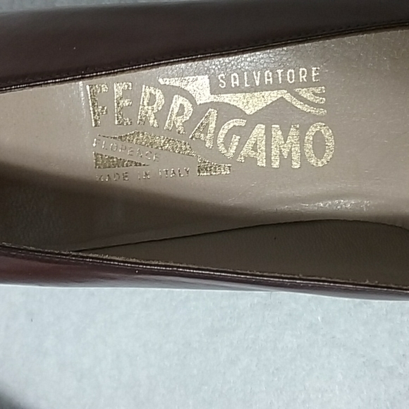 Salvatore Ferragamo women's pump shoes size 9 AA Florence Italy - Picture 10 of 11